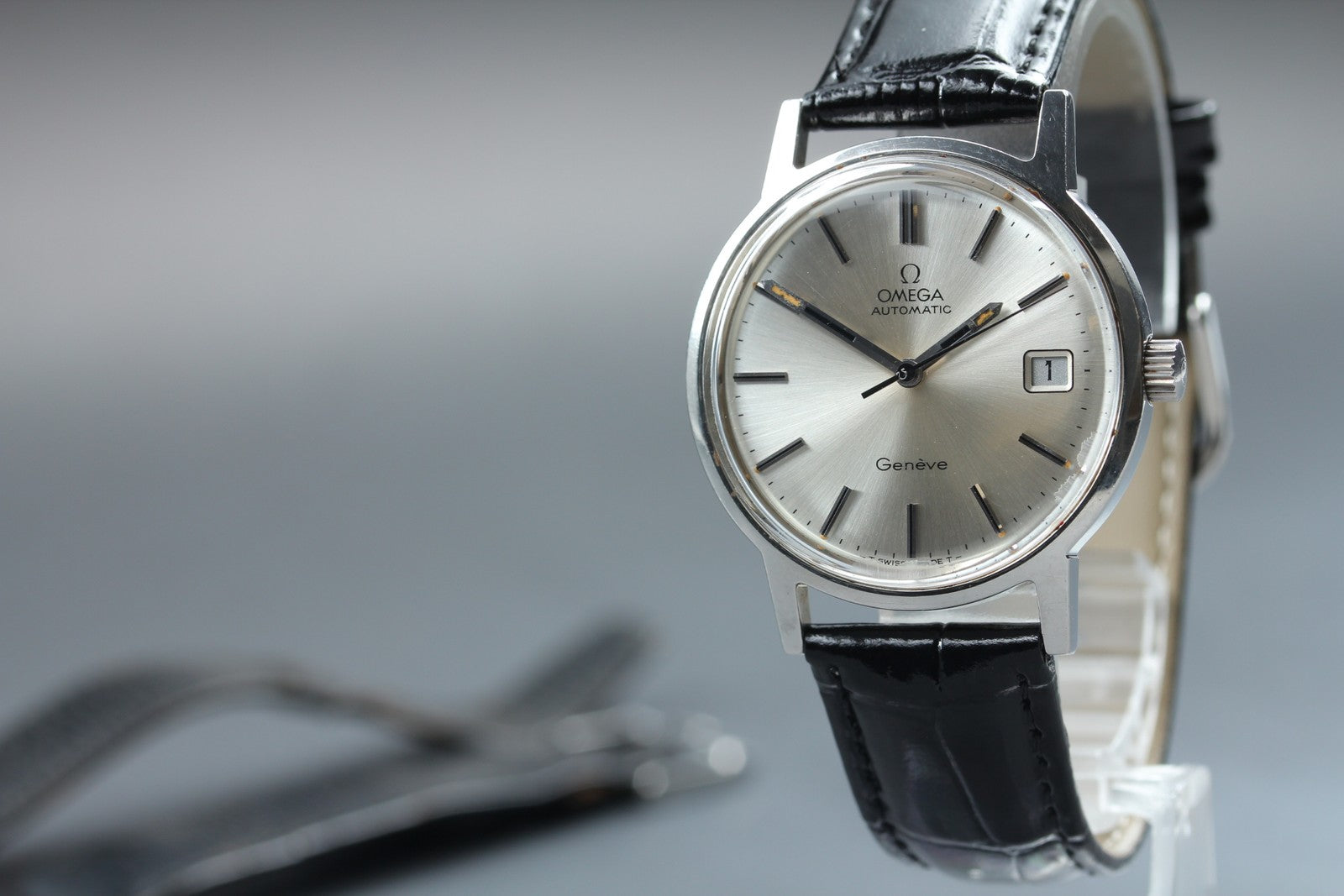 1974 Near MINT OMEGA Geneve 35mm 166.0163 Automatic Silver Dial Men's Vintage