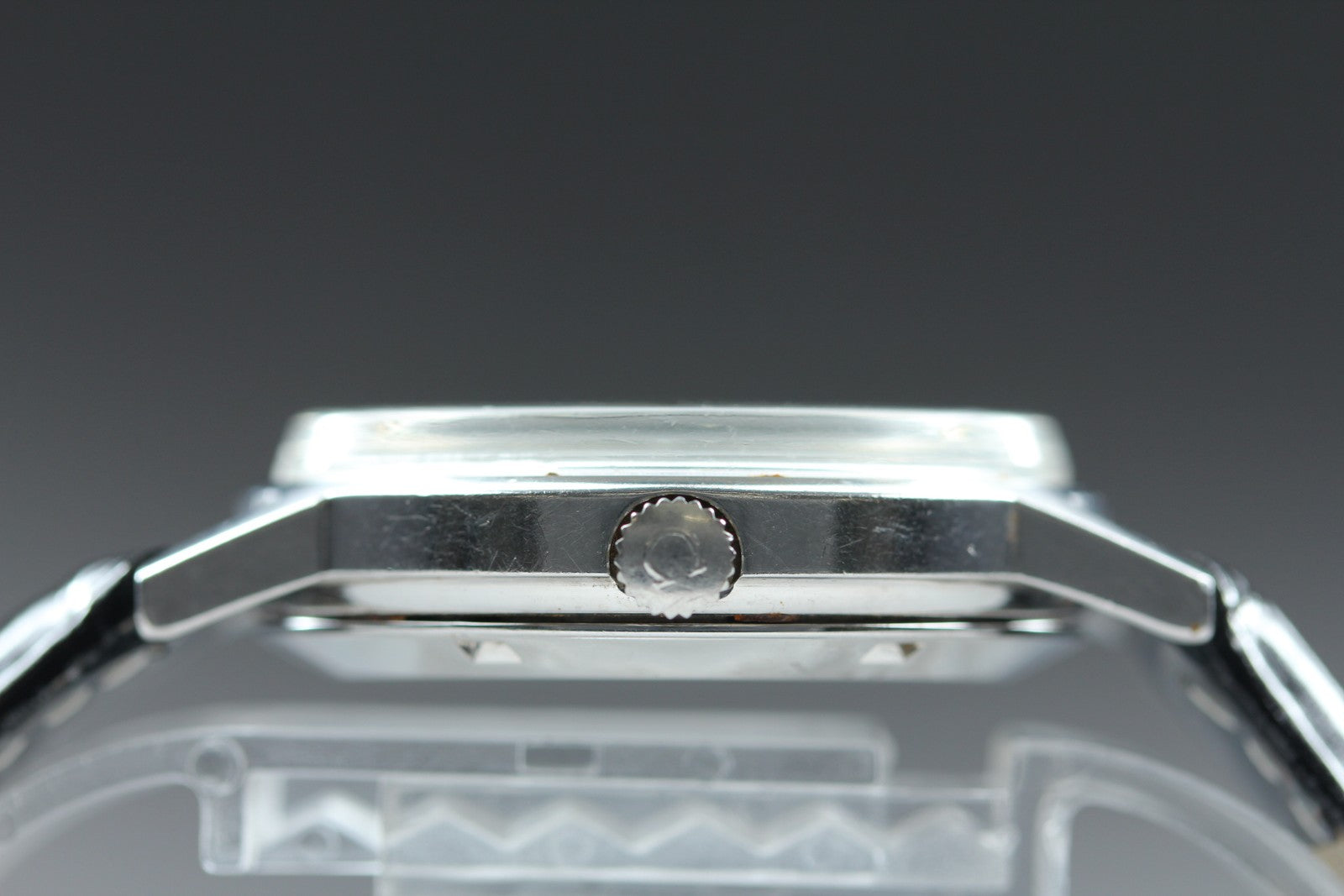1974 Near MINT OMEGA Geneve 35mm 166.0163 Automatic Silver Dial Men's Vintage