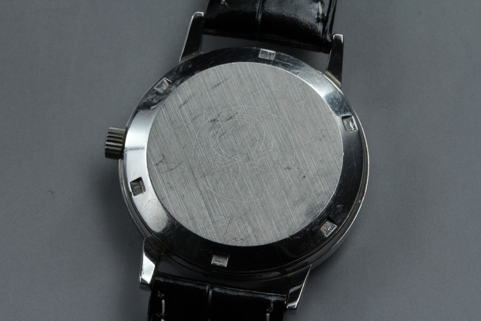 1974 Near MINT OMEGA Geneve 35mm 166.0163 Automatic Silver Dial Men's Vintage