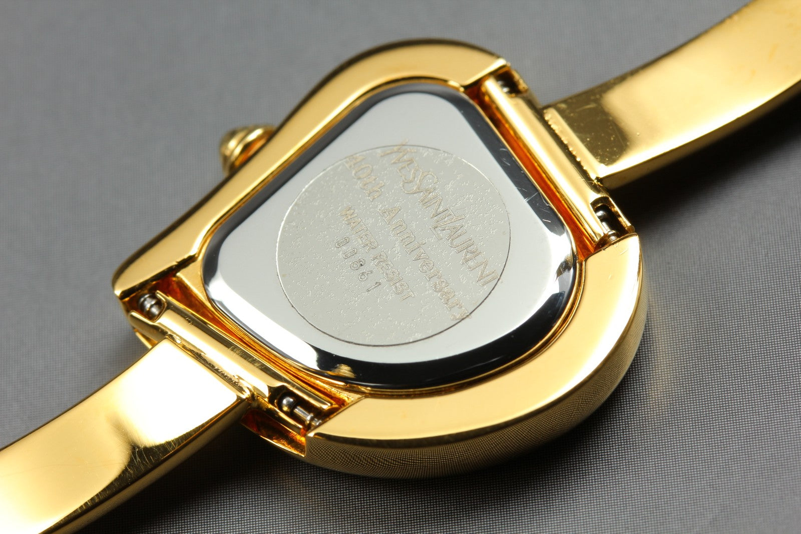 Full Set/Near MINT Yves Saint Laurent Heart Watch 24mm Quartz White Dial Women's