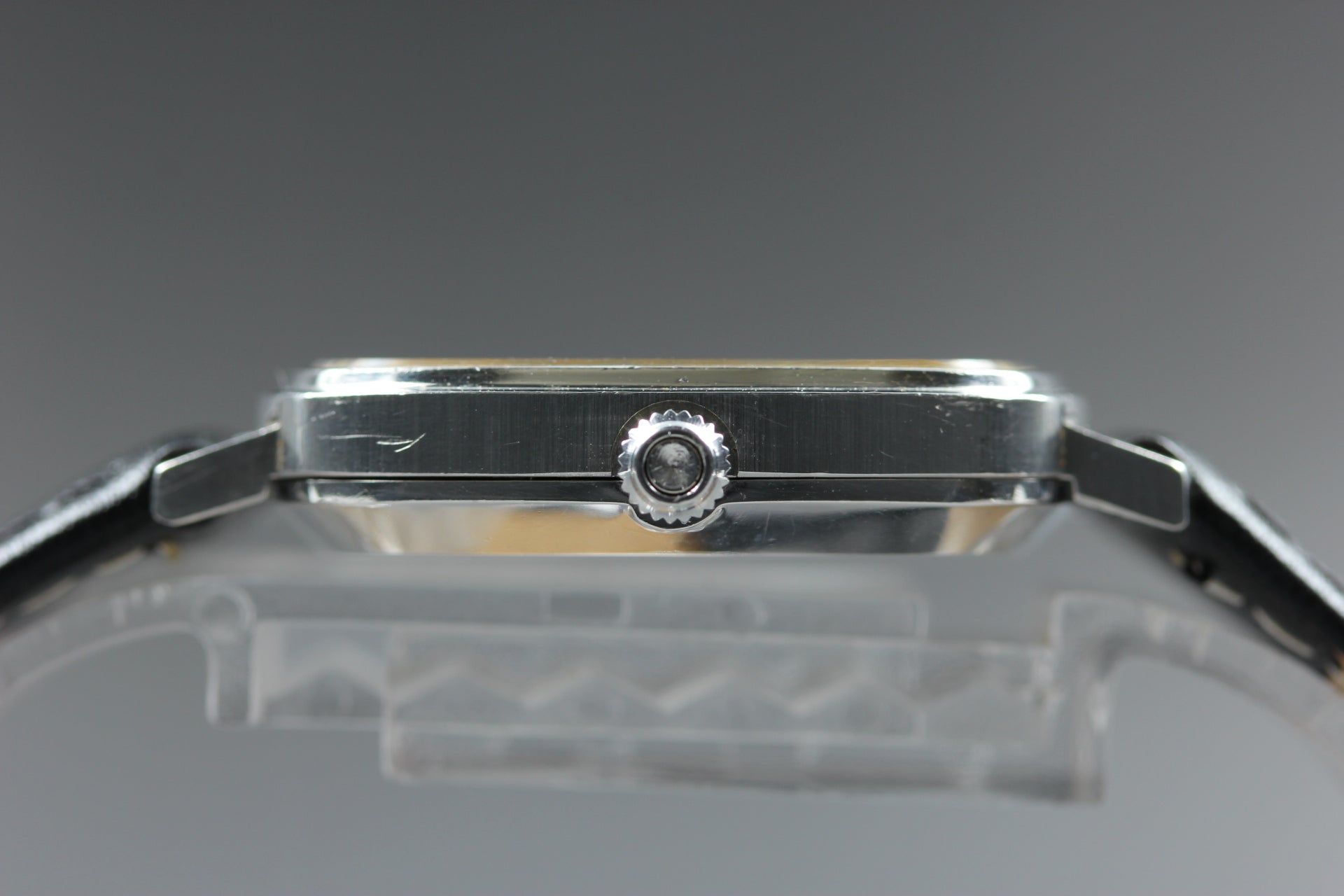 1977 Near MINT OMEGA De ville 31mm 191.0045 Quartz Silver Dial Men's Vintage