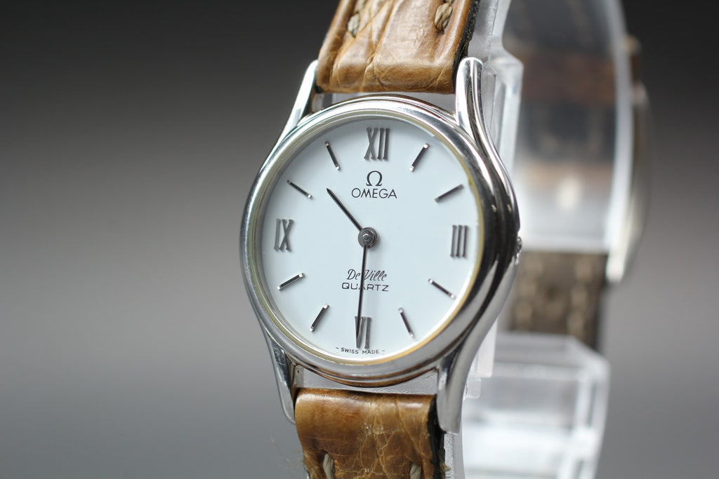 1981 Near MINT OMEGA De Ville 24mm 591.0094.1 Quartz White Roman Women's Vintage