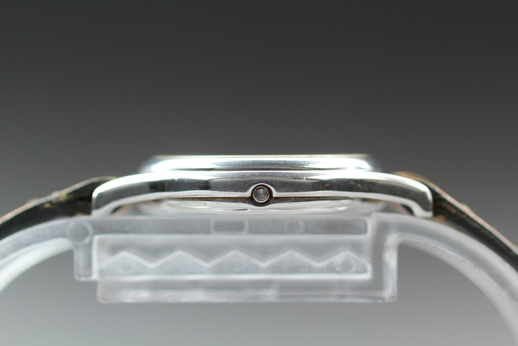 1981 Near MINT OMEGA De Ville 24mm 591.0094.1 Quartz White Roman Women's Vintage
