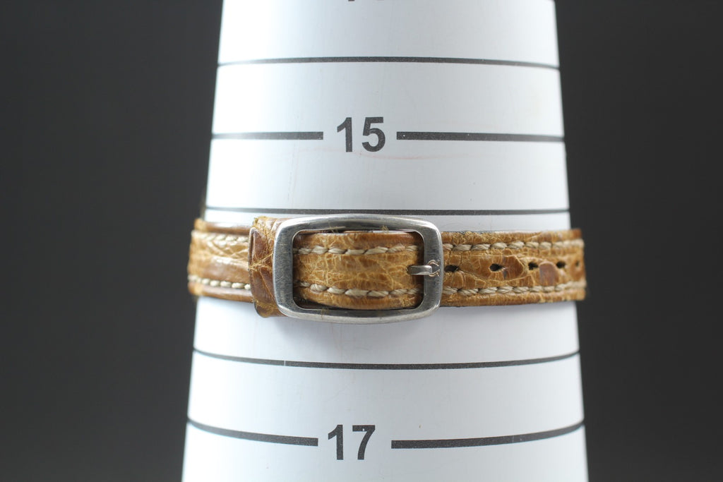 1981 Near MINT OMEGA De Ville 24mm 591.0094.1 Quartz White Roman Women's Vintage