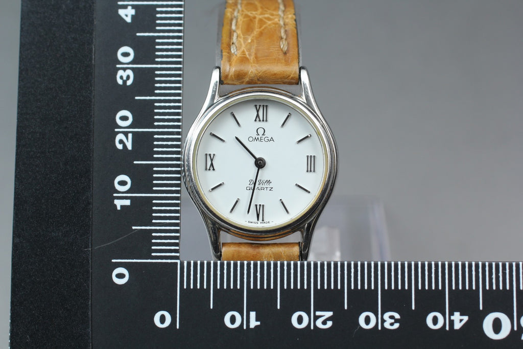 1981 Near MINT OMEGA De Ville 24mm 591.0094.1 Quartz White Roman Women's Vintage
