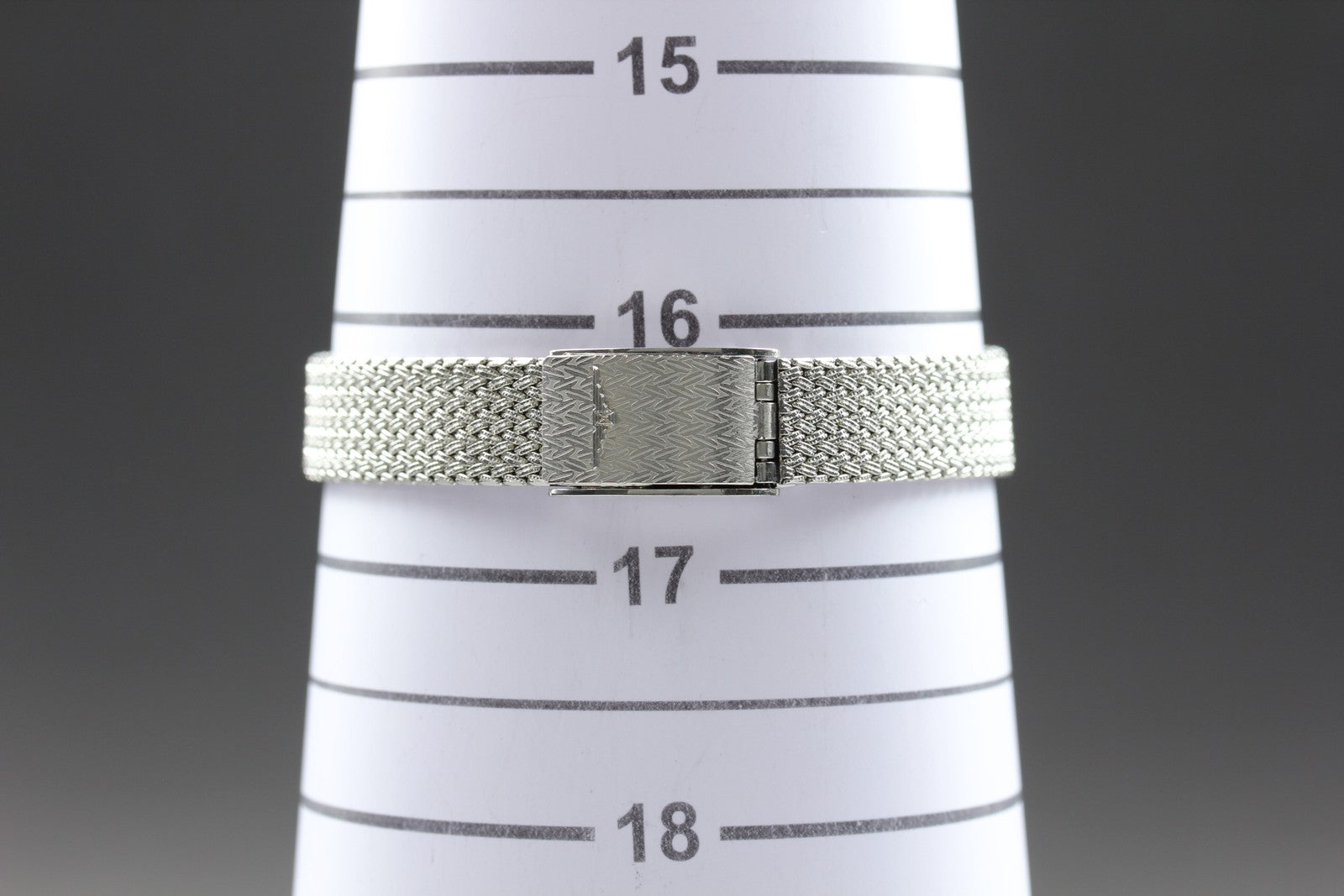 Near MINT LONGINES 963 3345 21mm Quartz L963.2 Silver Dial Women's Watch Vintage