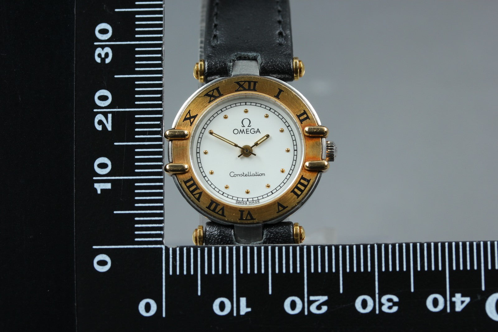 1992 Near MINT OMEGA Constellation 23mm 595.1080 Quartz White Women's Vintage