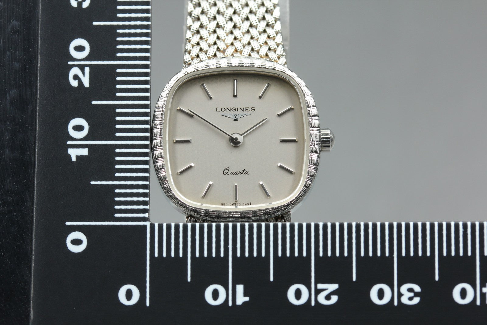 Near MINT LONGINES 963 3345 21mm Quartz L963.2 Silver Dial Women's Watch Vintage