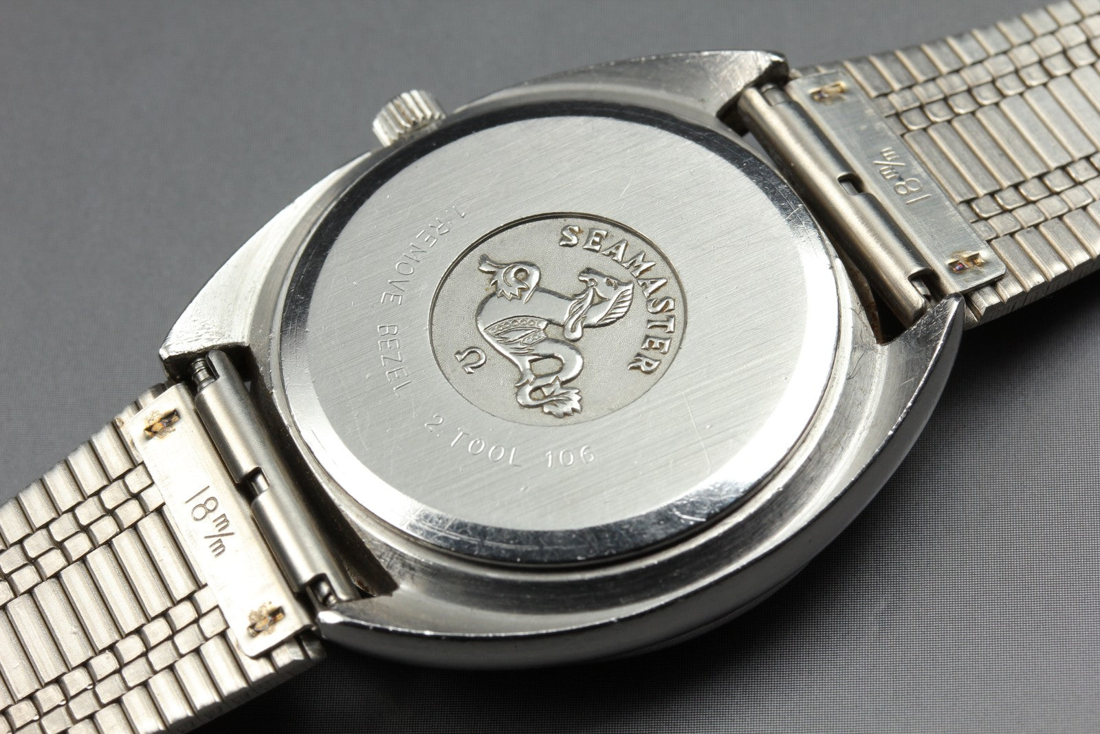 1979 Near MINT OMEGA Seamaster 35mm 196.0078 Quartz Silver Dial Men's Vintage