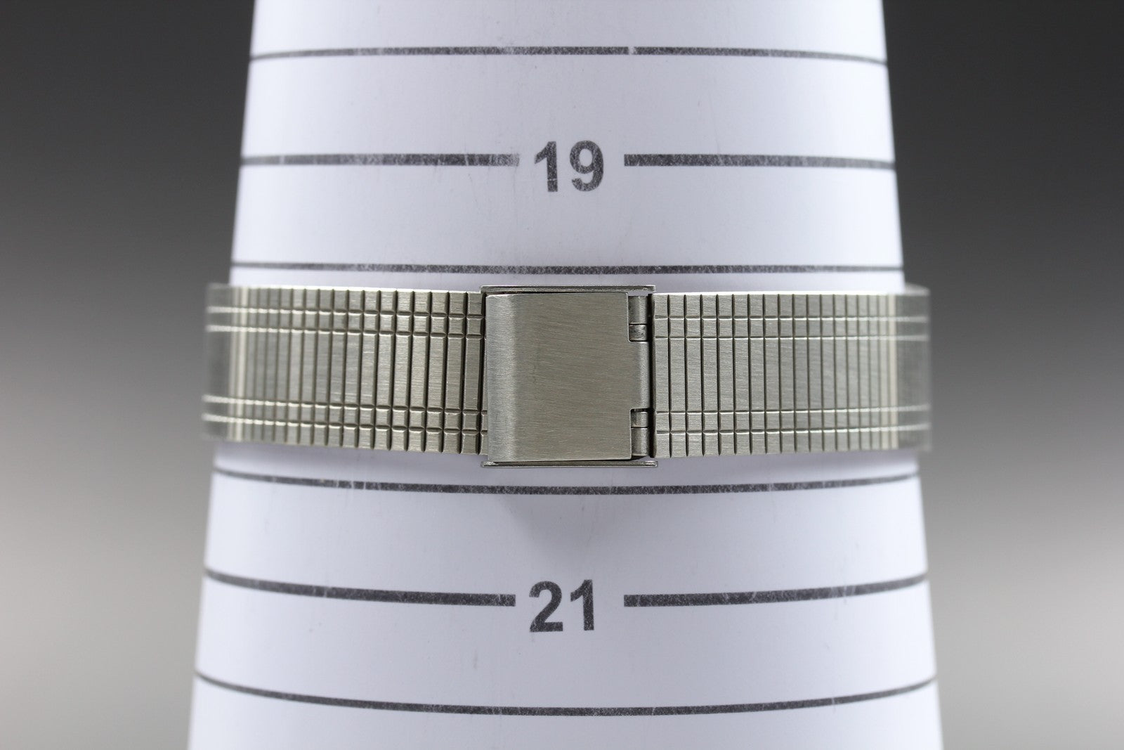 1979 Near MINT OMEGA Seamaster 35mm 196.0078 Quartz Silver Dial Men's Vintage