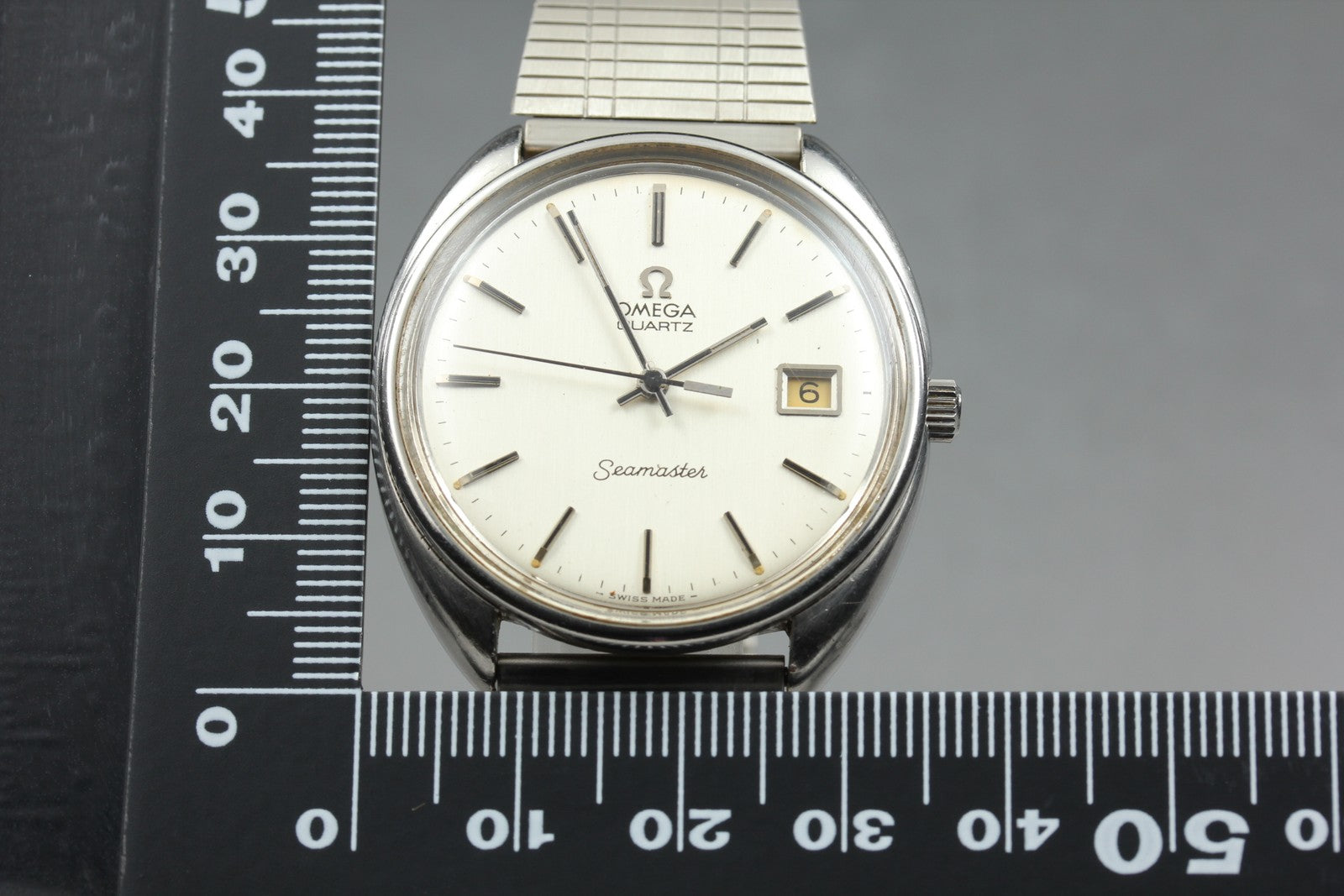 1979 Near MINT OMEGA Seamaster 35mm 196.0078 Quartz Silver Dial Men's Vintage