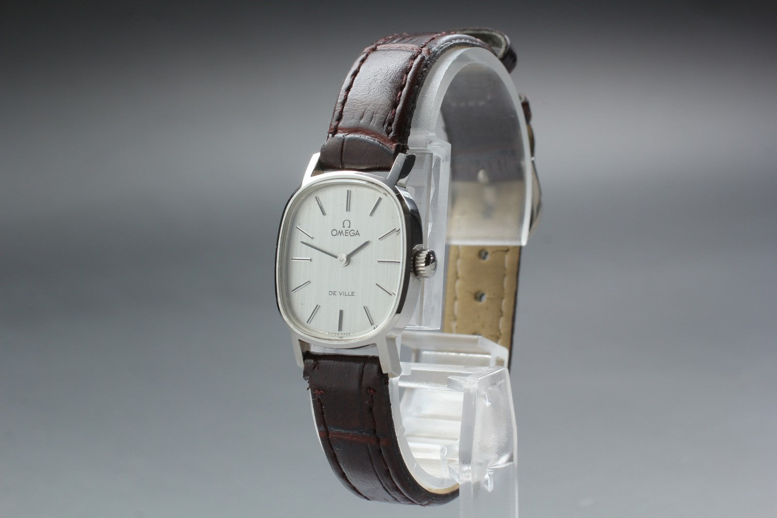 NOS 1975 OMEGA De Ville 21mm 511.0509 Manual Silver Dial Women's Watch Vintage