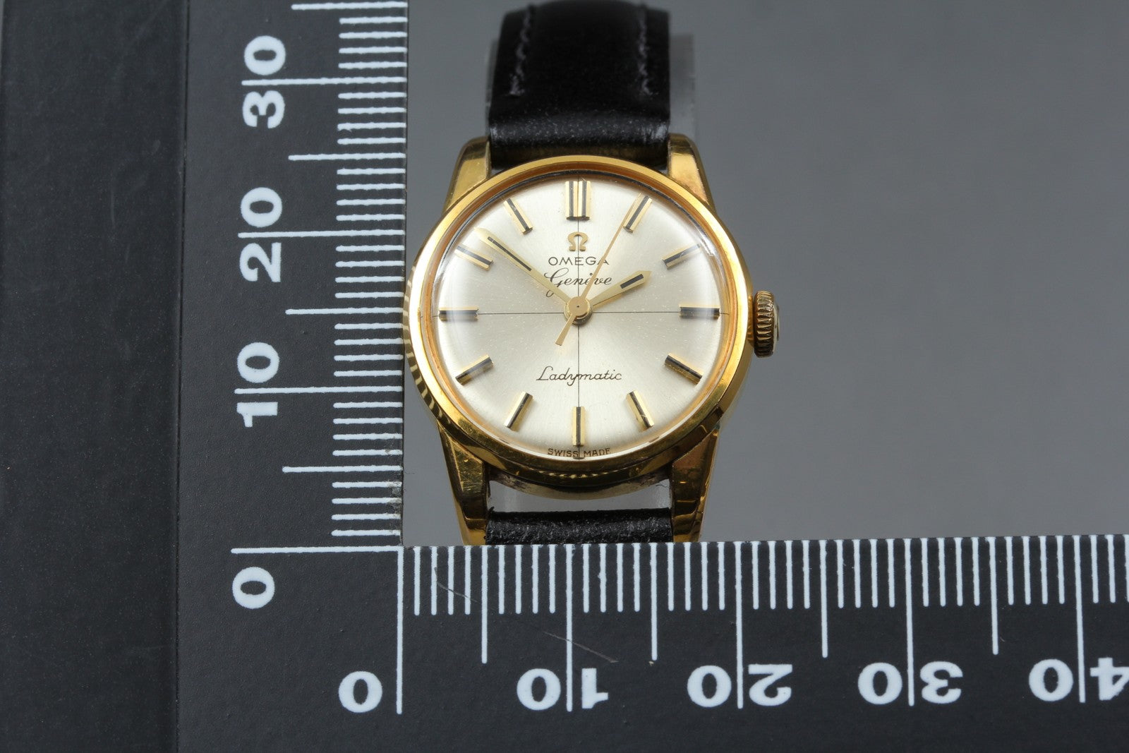 1961 Near MINT OMEGA Geneve Ladymatic 21mm 2978-61 Automatic Women's Vintage