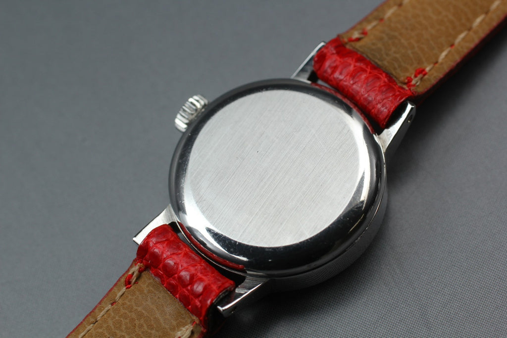 1972 Near MINT OMEGA Geneve 19mm 511.0426 Manual Silver Dial Women's Vintage