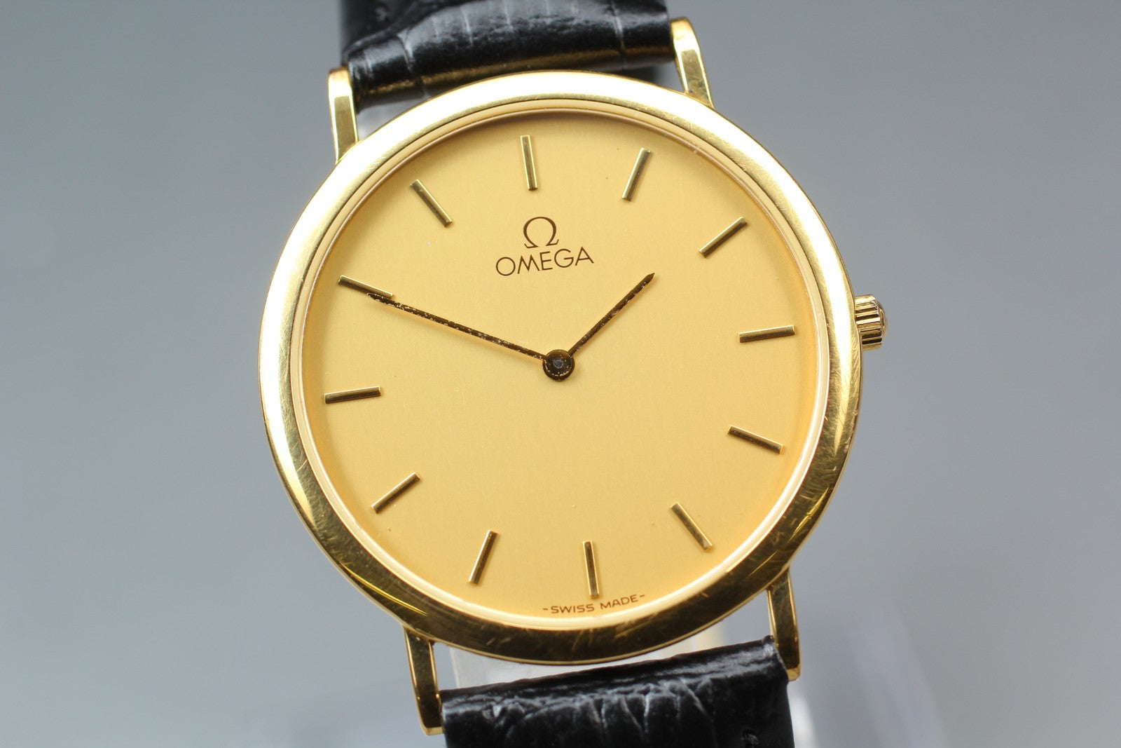 1991 Near MINT OMEGA De Ville 32mm 195.0075.2 Quartz Gold Dial Men's Vintage