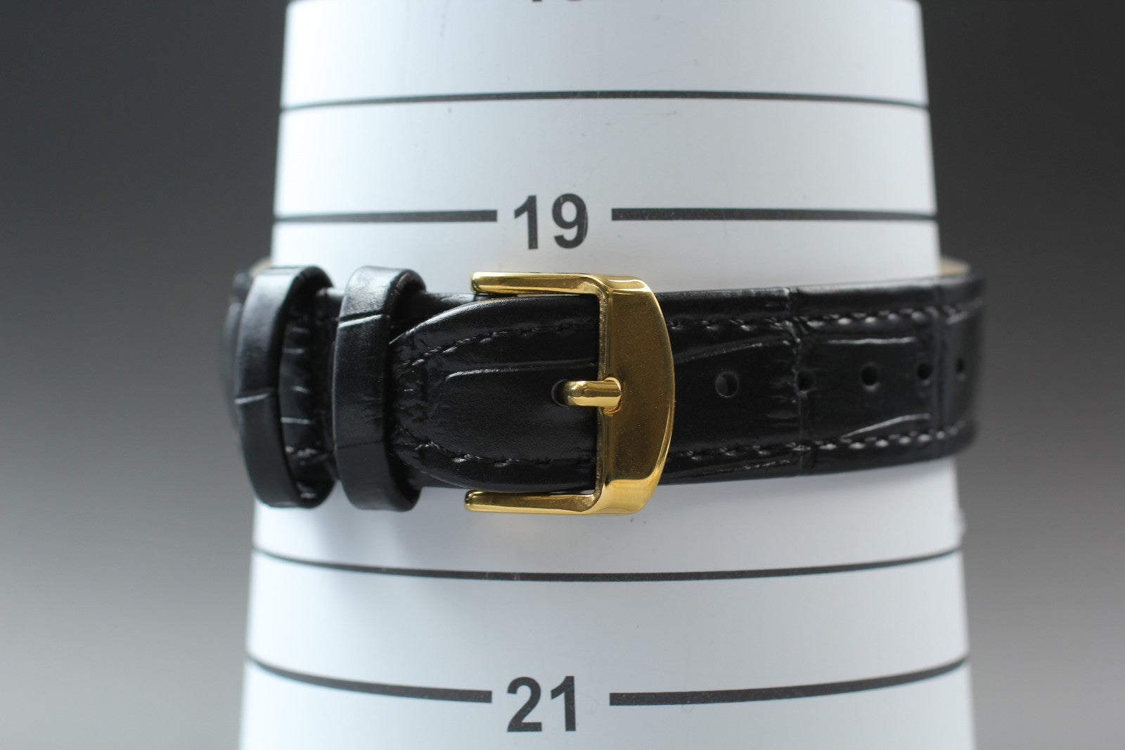 1991 Near MINT OMEGA De Ville 32mm 195.0075.2 Quartz Gold Dial Men's Vintage