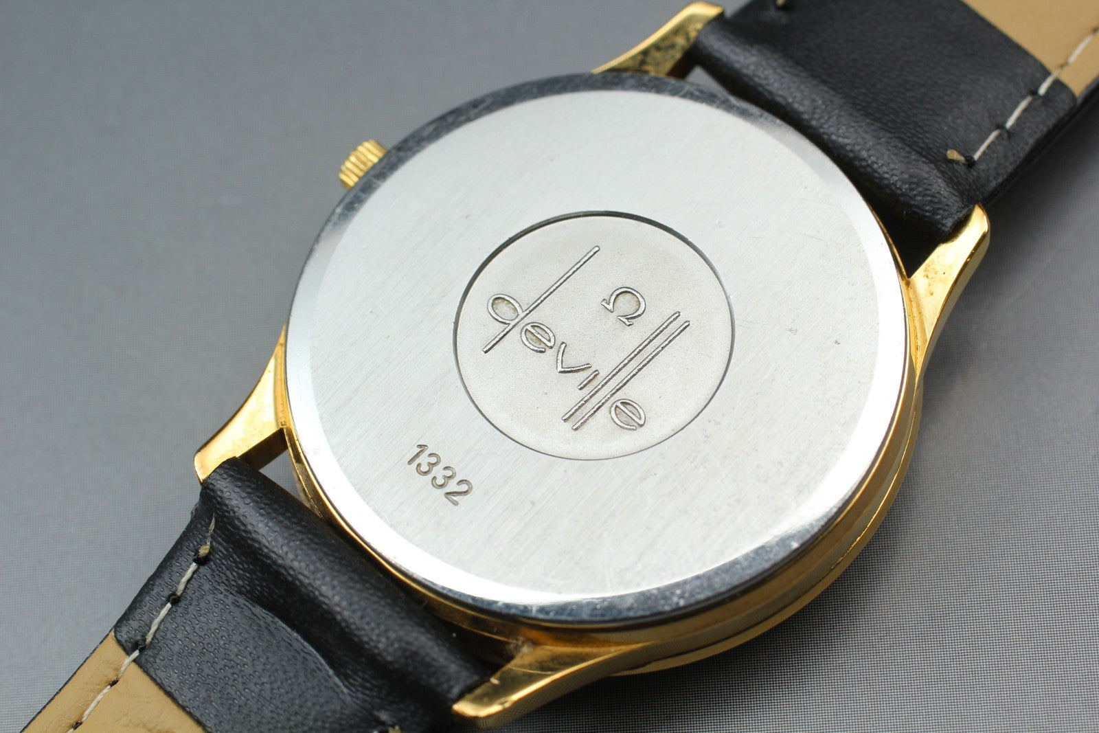 1979 Near MINT OMEGA De Ville 33mm 196.0164 Quartz Gold Dial Men's Watch Vintage
