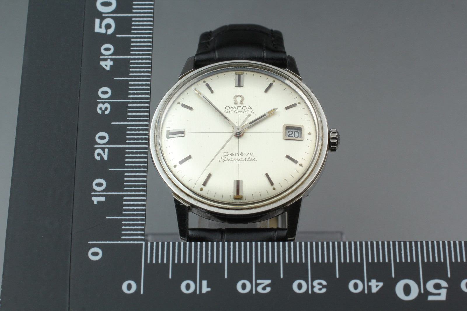 1968 Near MINT OMEGA Seamaster Geneve 34mm 166.002 Automatic Silver Men Vintage