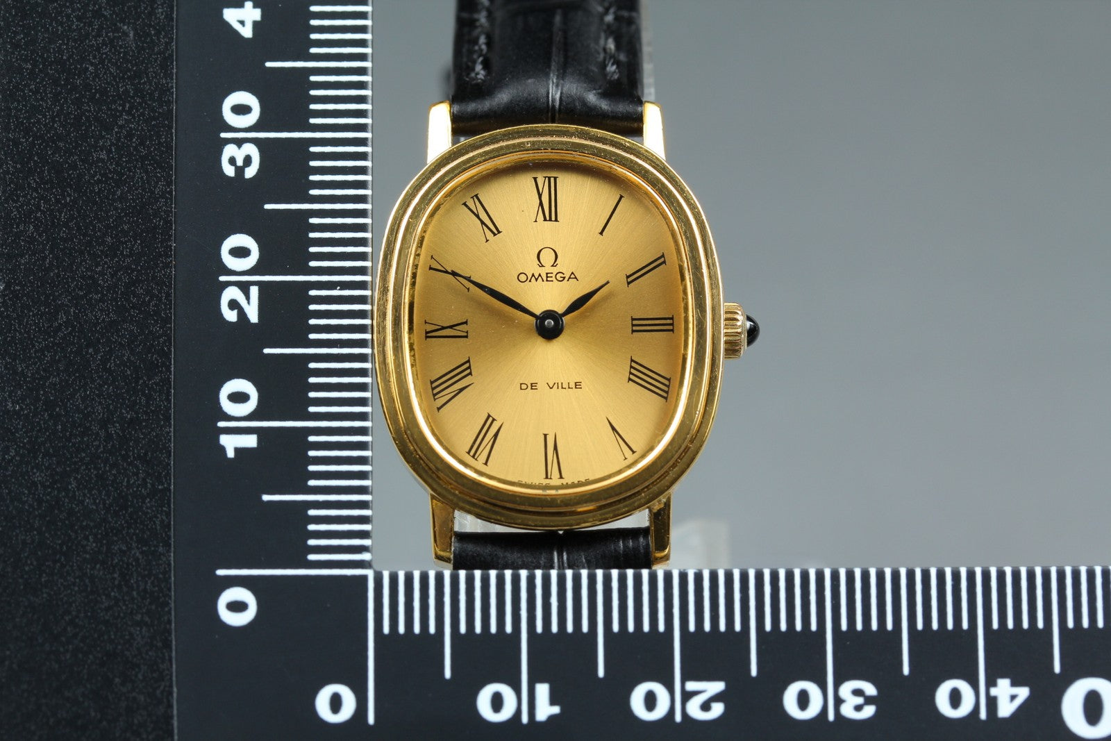 1978 Near MINT OMEGA De Ville 23mm 511.0473 Manual Gold Roman Dial Women Vintage