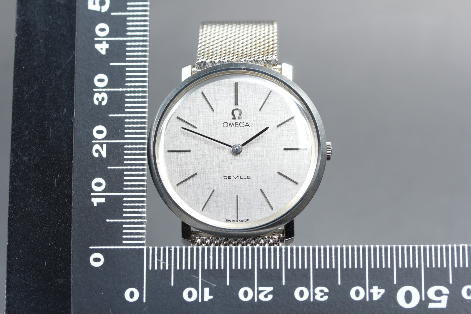 1970 MINT OMEGA De Ville 33mm 111.077 Manual Silver Dial Men's Watch Vintage