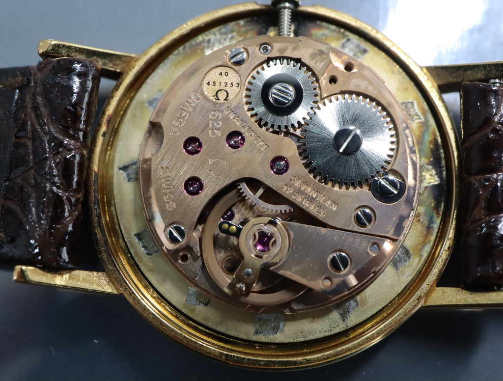 1977 Near MINT OMEGA De Ville 24mm 511.0392 Manual Gold Dial Women's Vintage