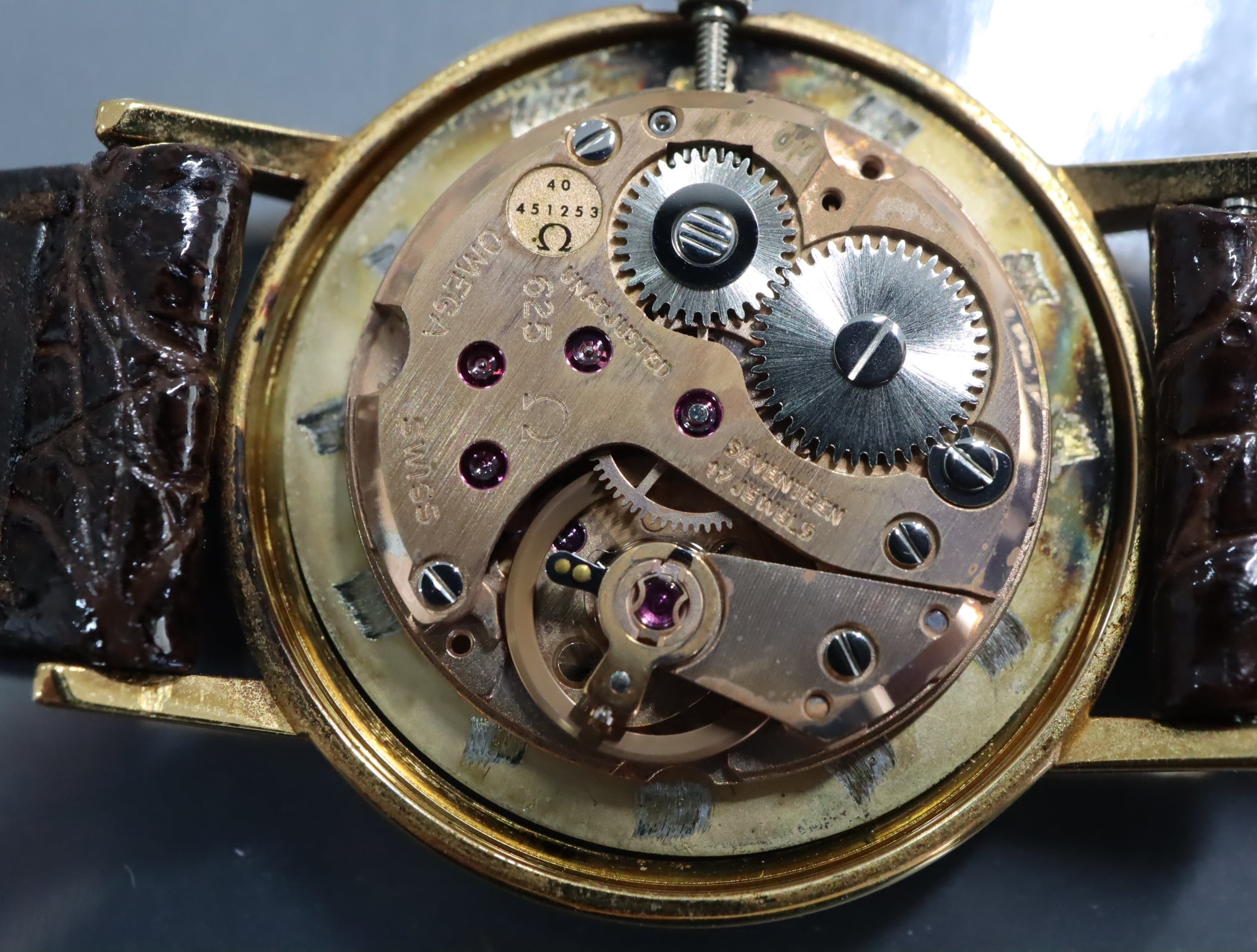 1977 Near MINT OMEGA De Ville 24mm 511.0392 Manual Gold Dial Women's Vintage