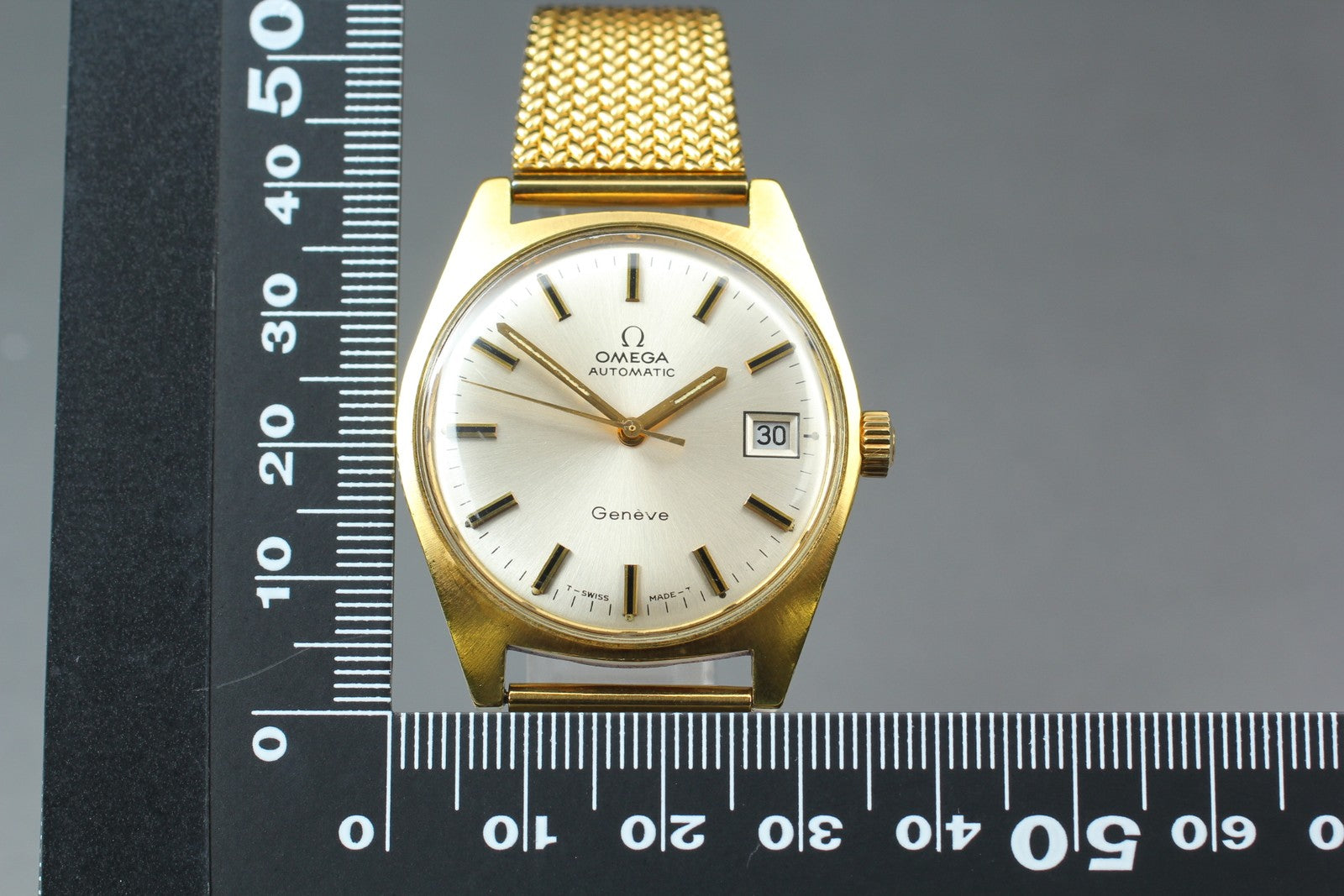 1971 Near MINT OMEGA Geneve 34mm 166.041 Automatic Champagne gold Men's Vintage