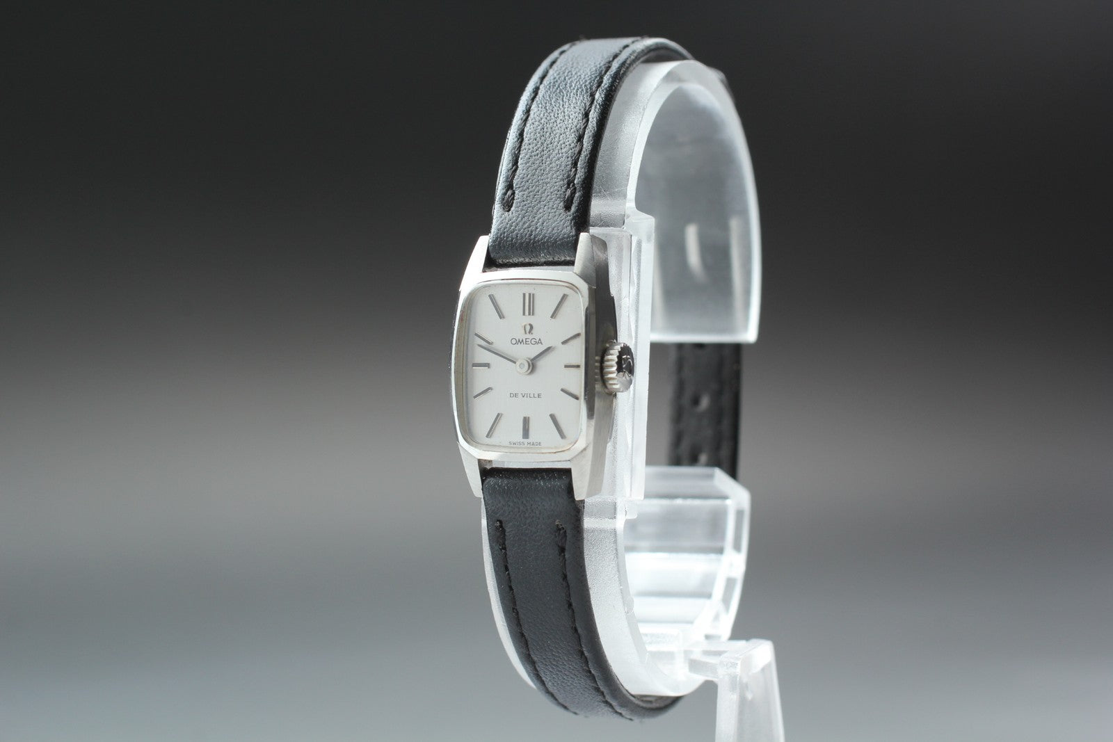 1971 Near MINT OMEGA De Ville 15mm 511.268 Manual Silver Dial Women's Vintage