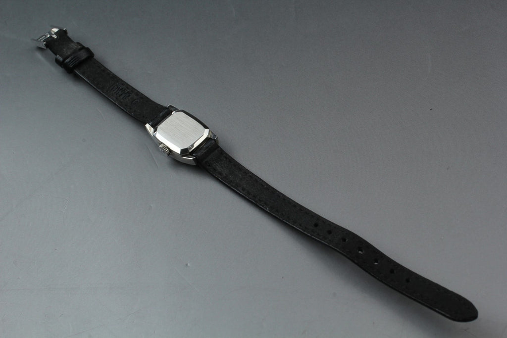 1971 Near MINT OMEGA De Ville 15mm 511.268 Manual Silver Dial Women's Vintage