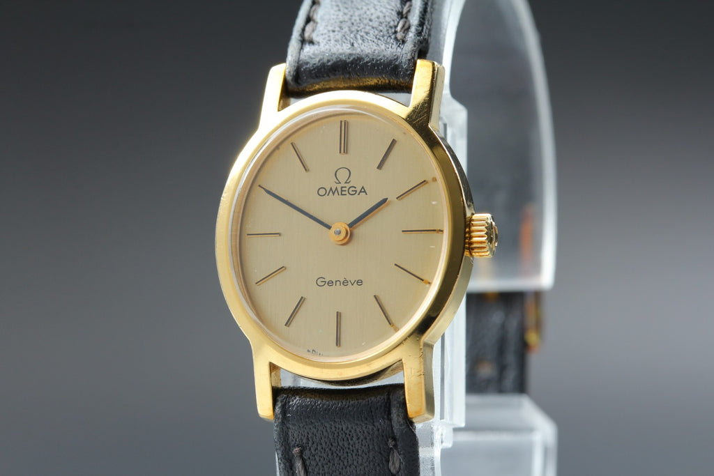 1978 Near MINT OMEGA Geneve 21mm 511.0411 Manual Gold Dial Women's Watch Vintage