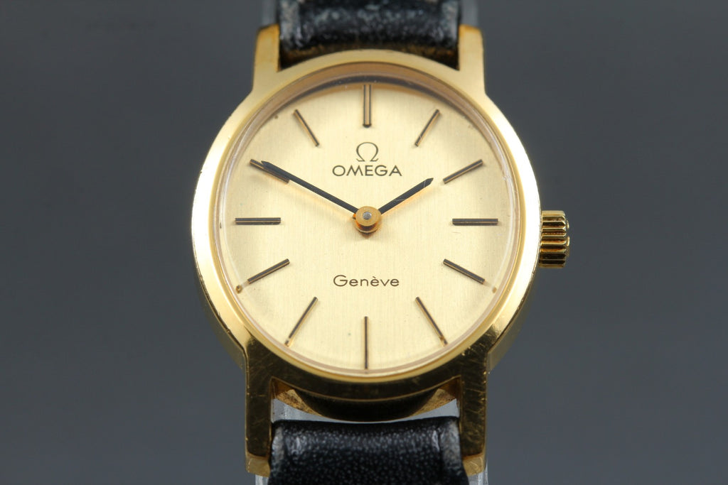 1978 Near MINT OMEGA Geneve 21mm 511.0411 Manual Gold Dial Women's Watch Vintage
