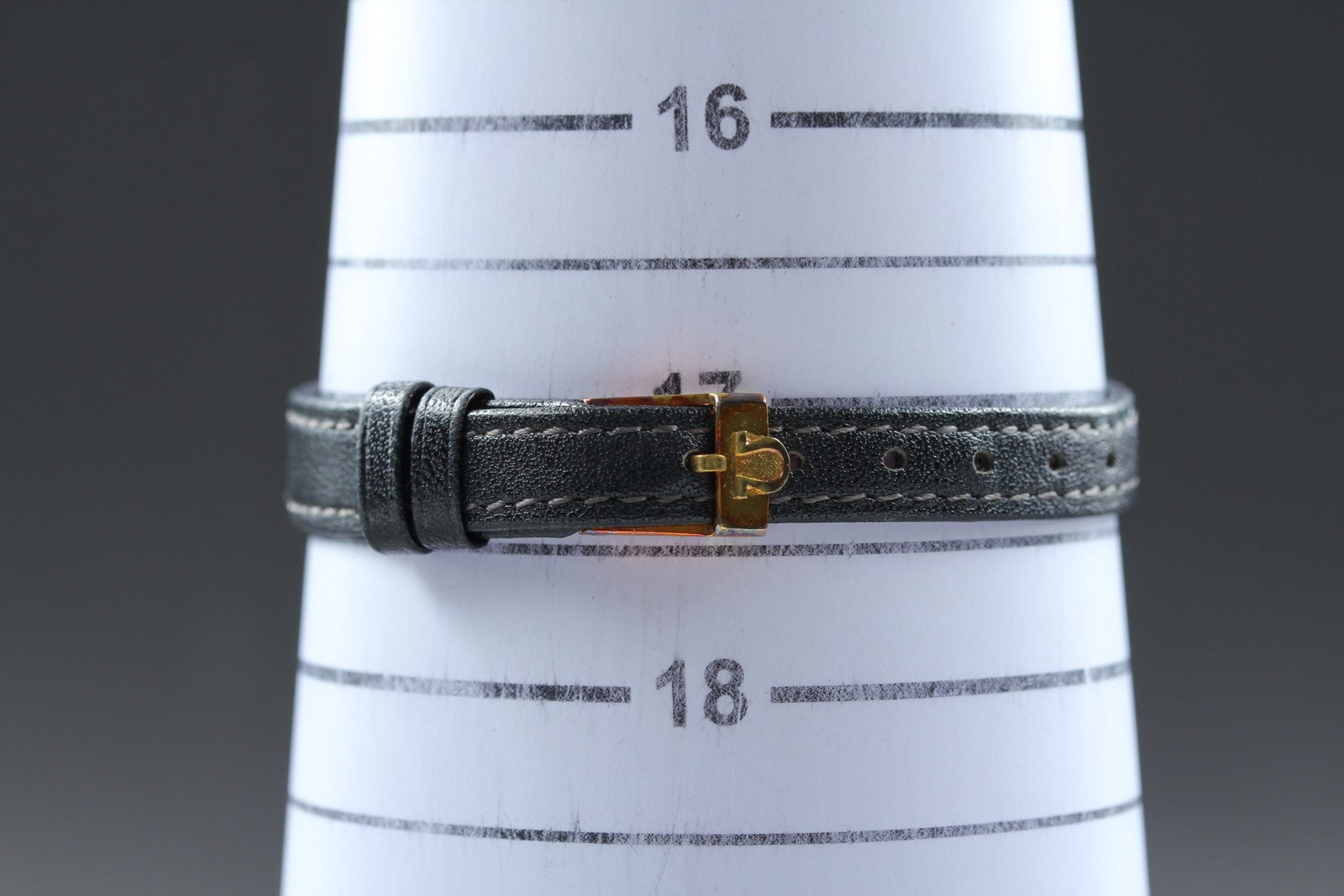 1978 Near MINT OMEGA Geneve 21mm 511.0411 Manual Gold Dial Women's Watch Vintage