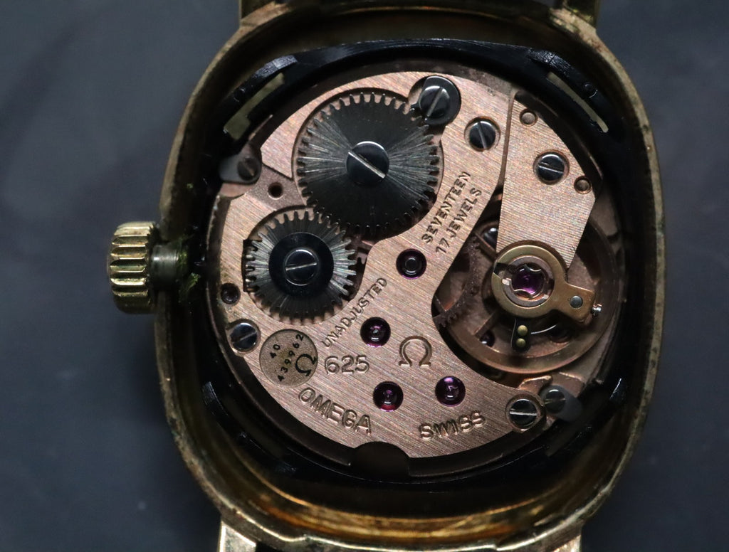 1977 Near MINT OMEGA De Ville 21mm 511.0509 Manual Gold Roman Dial Women Vintage
