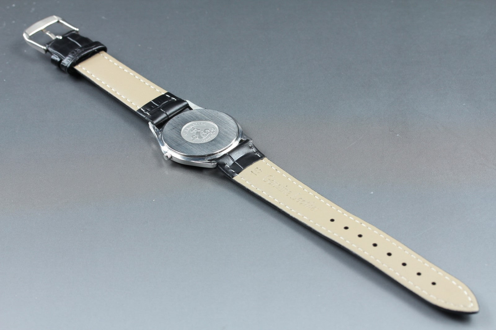 1980s Near MINT OMEGA Seamaster 33mm 196.0251 Quartz Silver Dial Men's Vintage