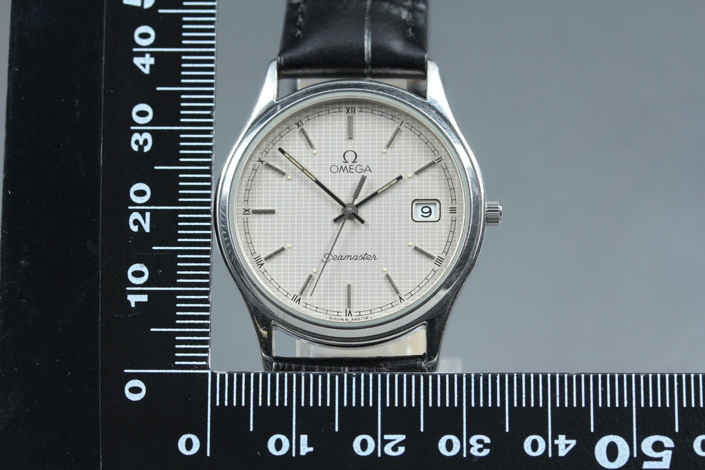 1980s Near MINT OMEGA Seamaster 33mm 196.0251 Quartz Silver Dial Men's Vintage