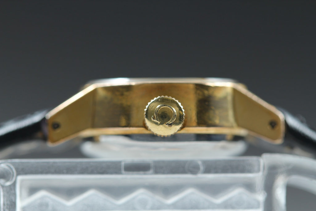 1972 Near MINT OMEGA De Ville 17mm 551.0057 Automatic Gold Dial Women's Vintage