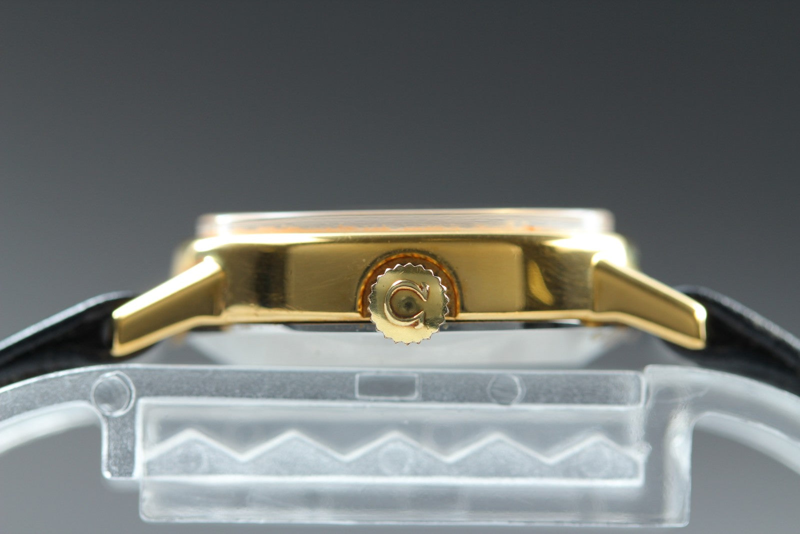 1977 Near MINT OMEGA De Ville 18mm 511.0553 Manual Gold Dial Women's Vintage