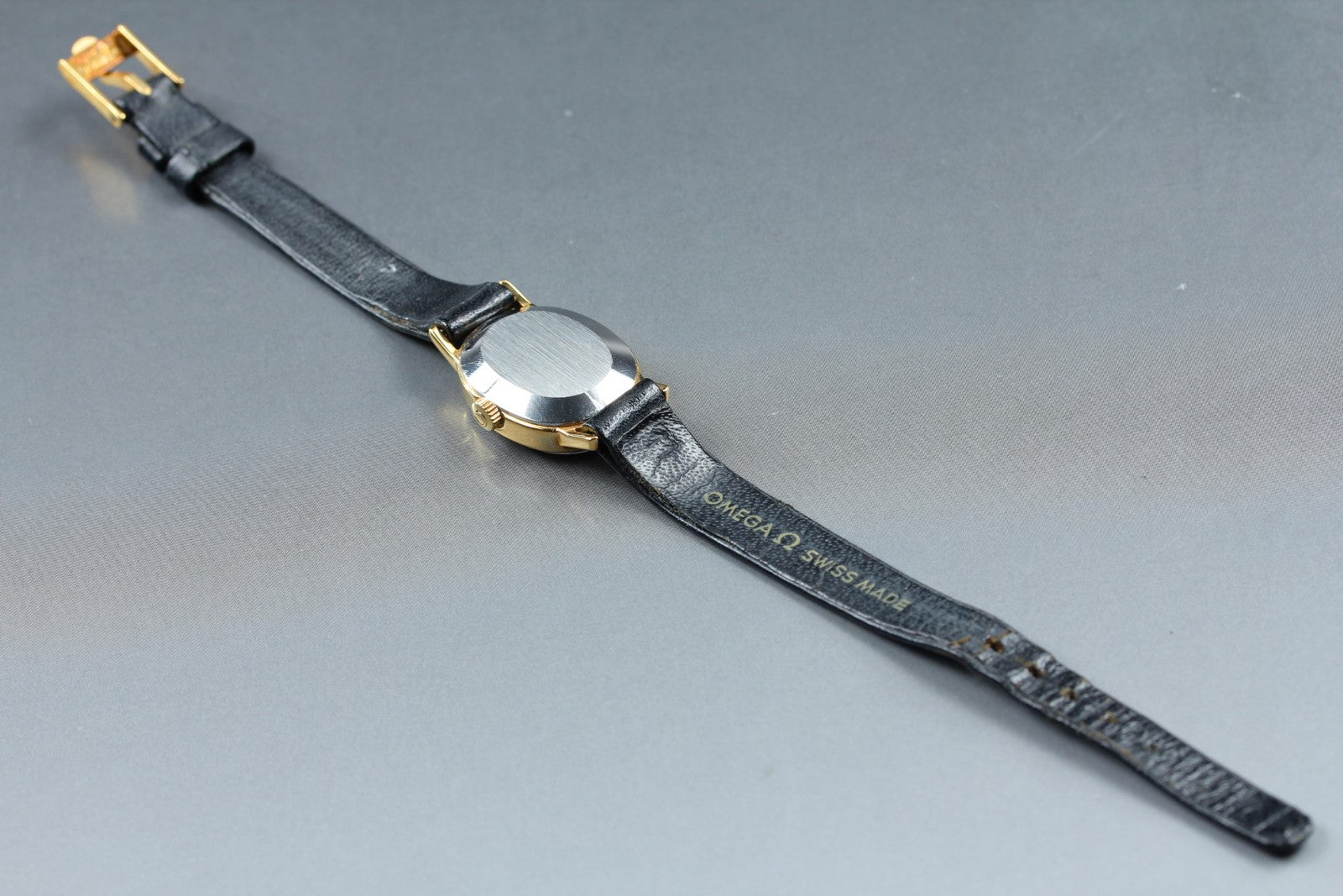 1977 Near MINT OMEGA De Ville 18mm 511.0553 Manual Gold Dial Women's Vintage