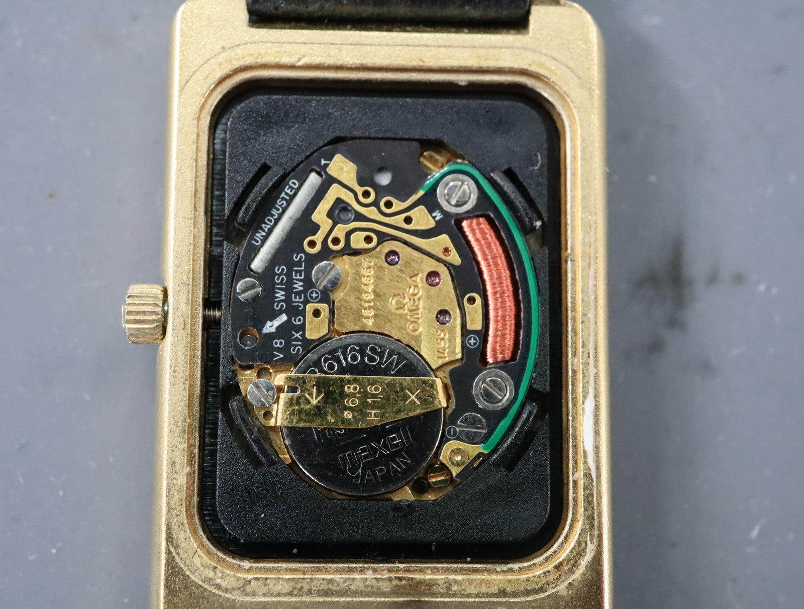 1985 Near MINT OMEGA De Ville 19mm 595.0084 Quartz Black Dial Women's Vintage