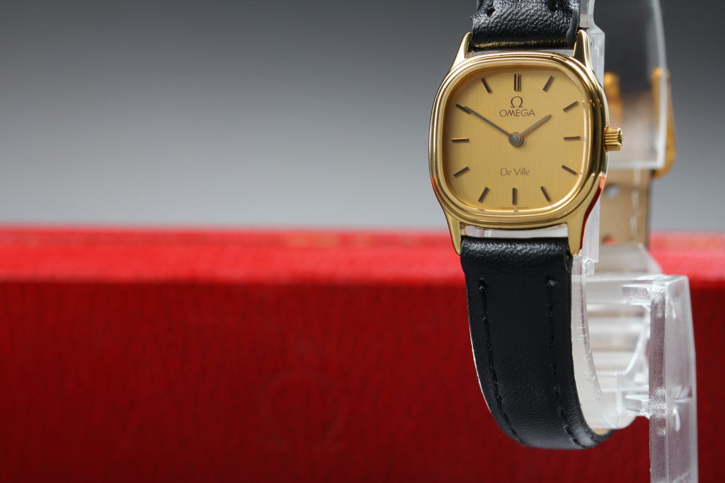 1984 Near MINT/Box OMEGA De Ville 20mm 591.0380 Quartz Gold Dial Women's Vintage
