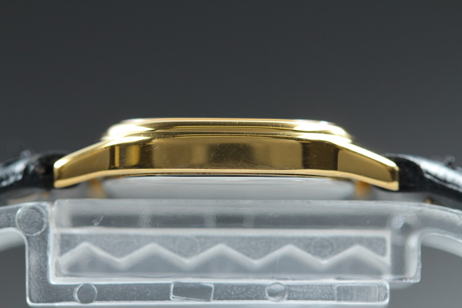 1984 Near MINT/Box OMEGA De Ville 20mm 591.0380 Quartz Gold Dial Women's Vintage