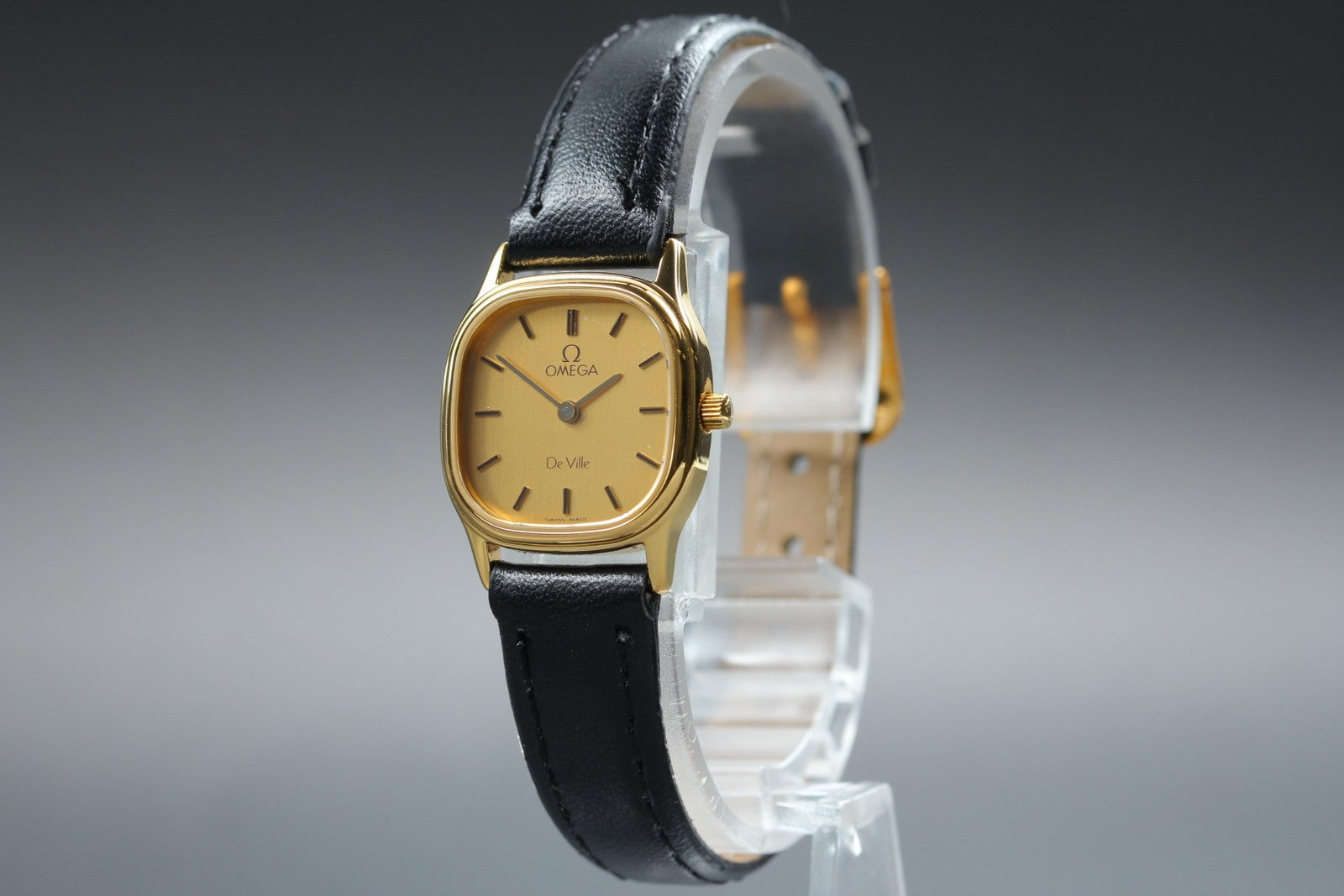 1984 Near MINT/Box OMEGA De Ville 20mm 591.0380 Quartz Gold Dial Women's Vintage