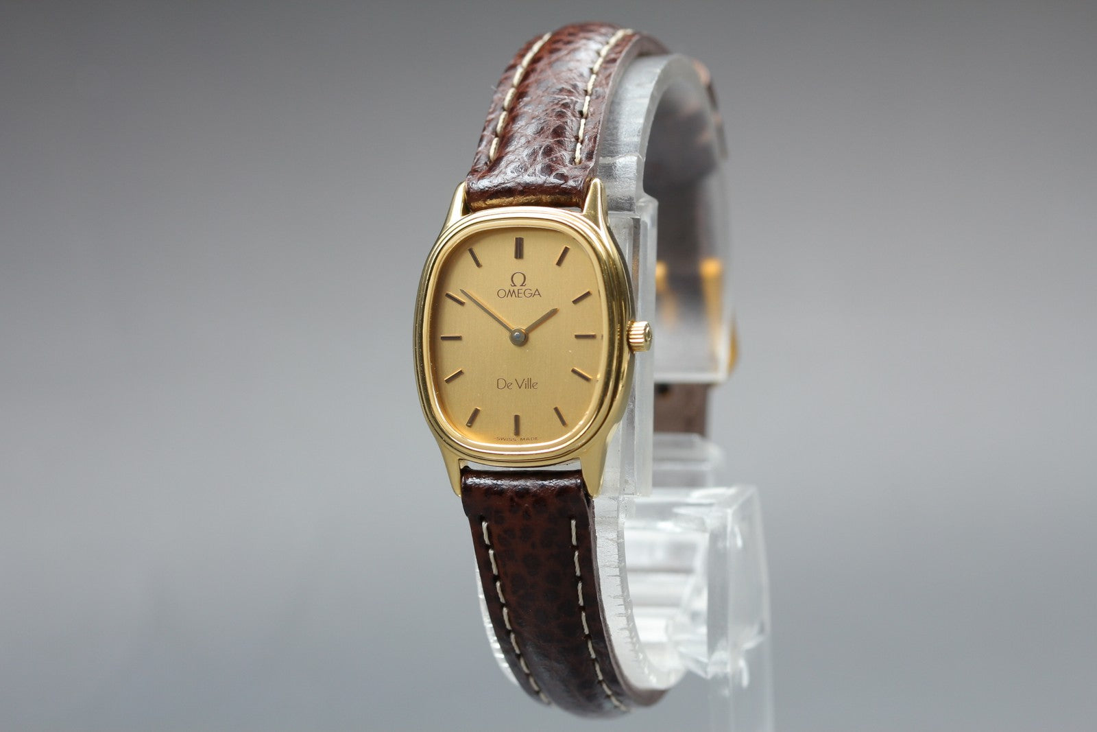 1985 Near MINT/Box OMEGA De Ville 20mm 591.0381 Quartz Gold Dial Women's Vintage