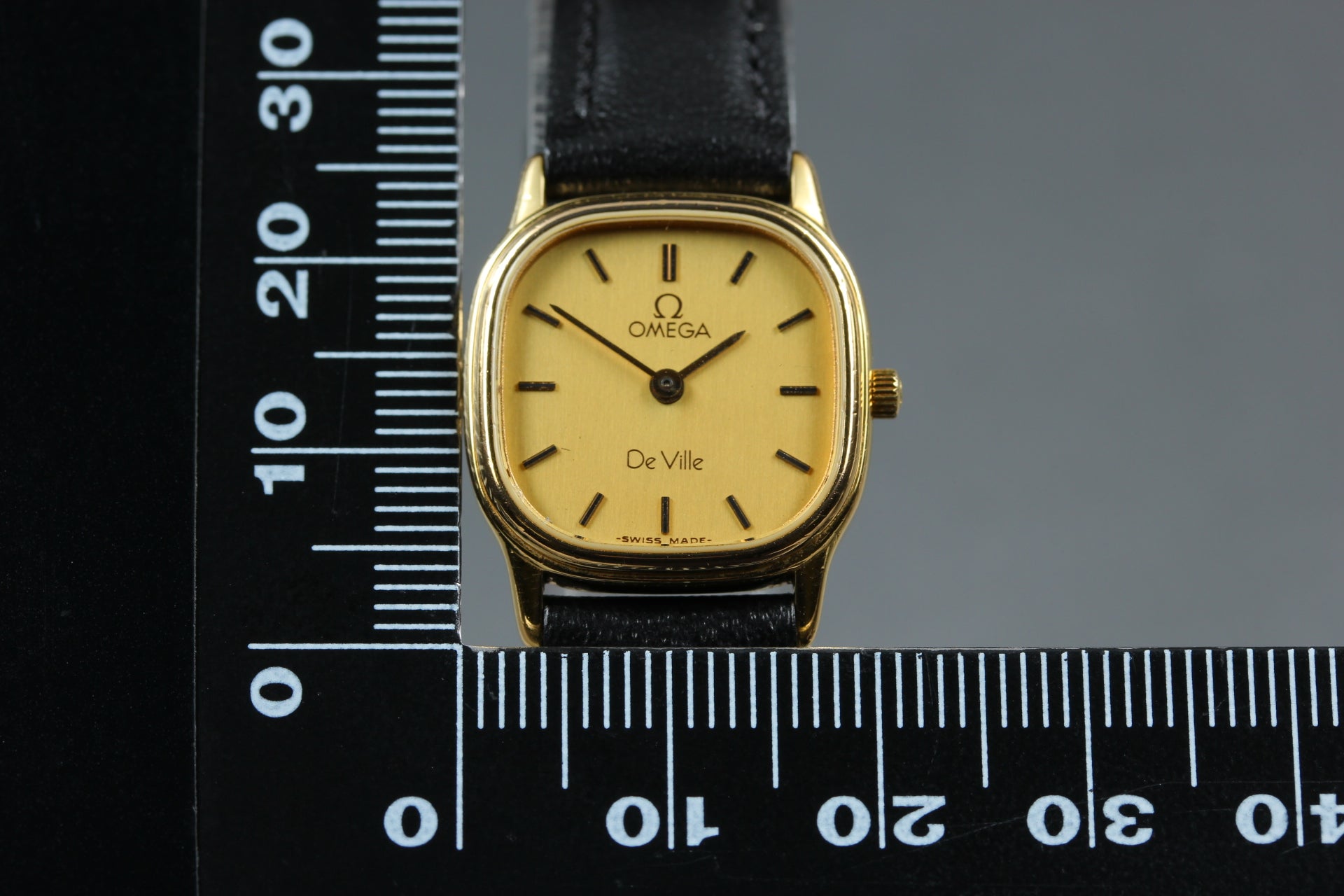 1984 w/Box OMEGA De Ville 20mm 591.0280 Quartz Gold Dial Women's Vintage Exc+5