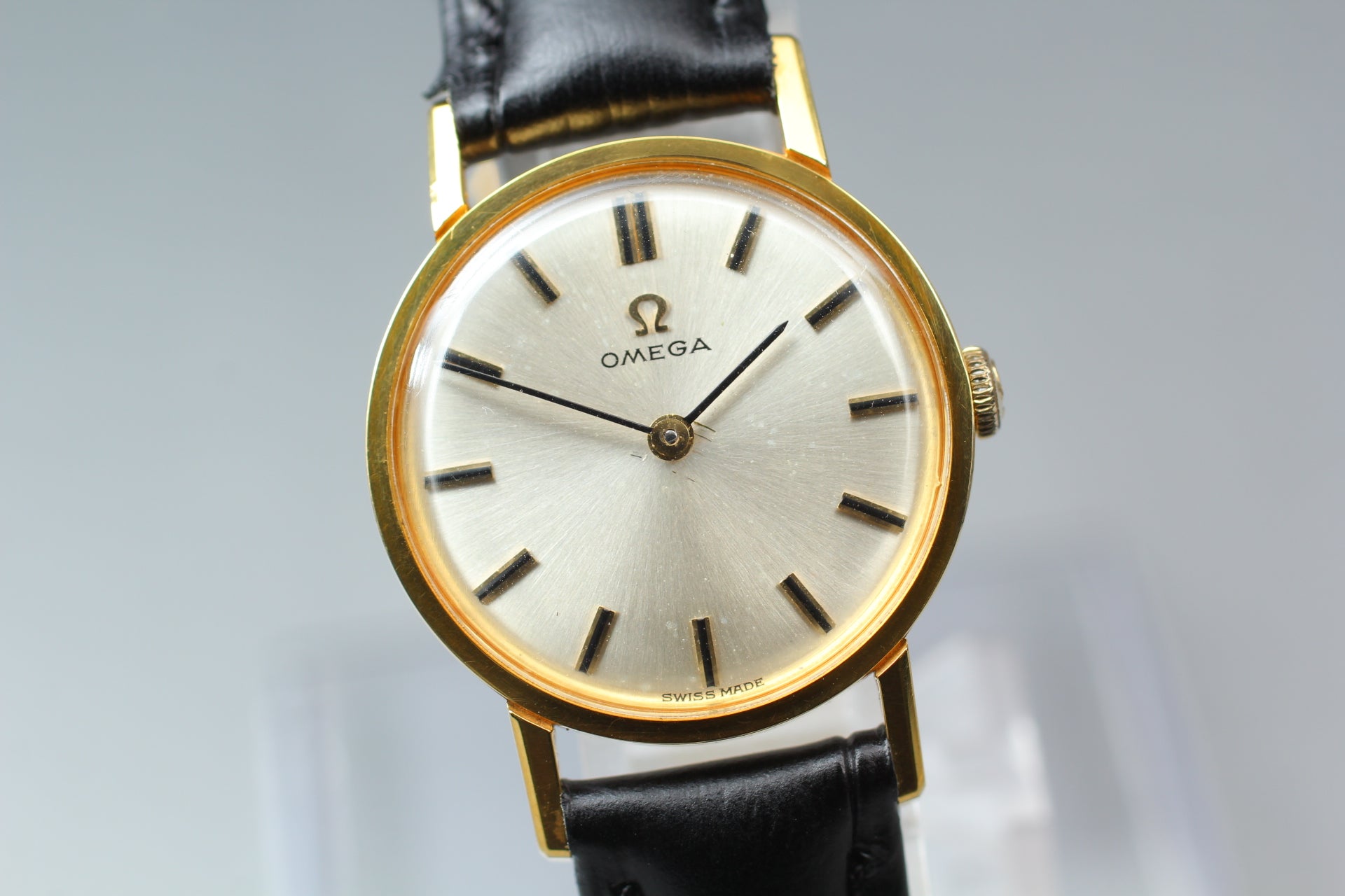 1964 Near MINT OMEGA 24mm 511.021 Manual Champagne Gold Dial Women's Vintage