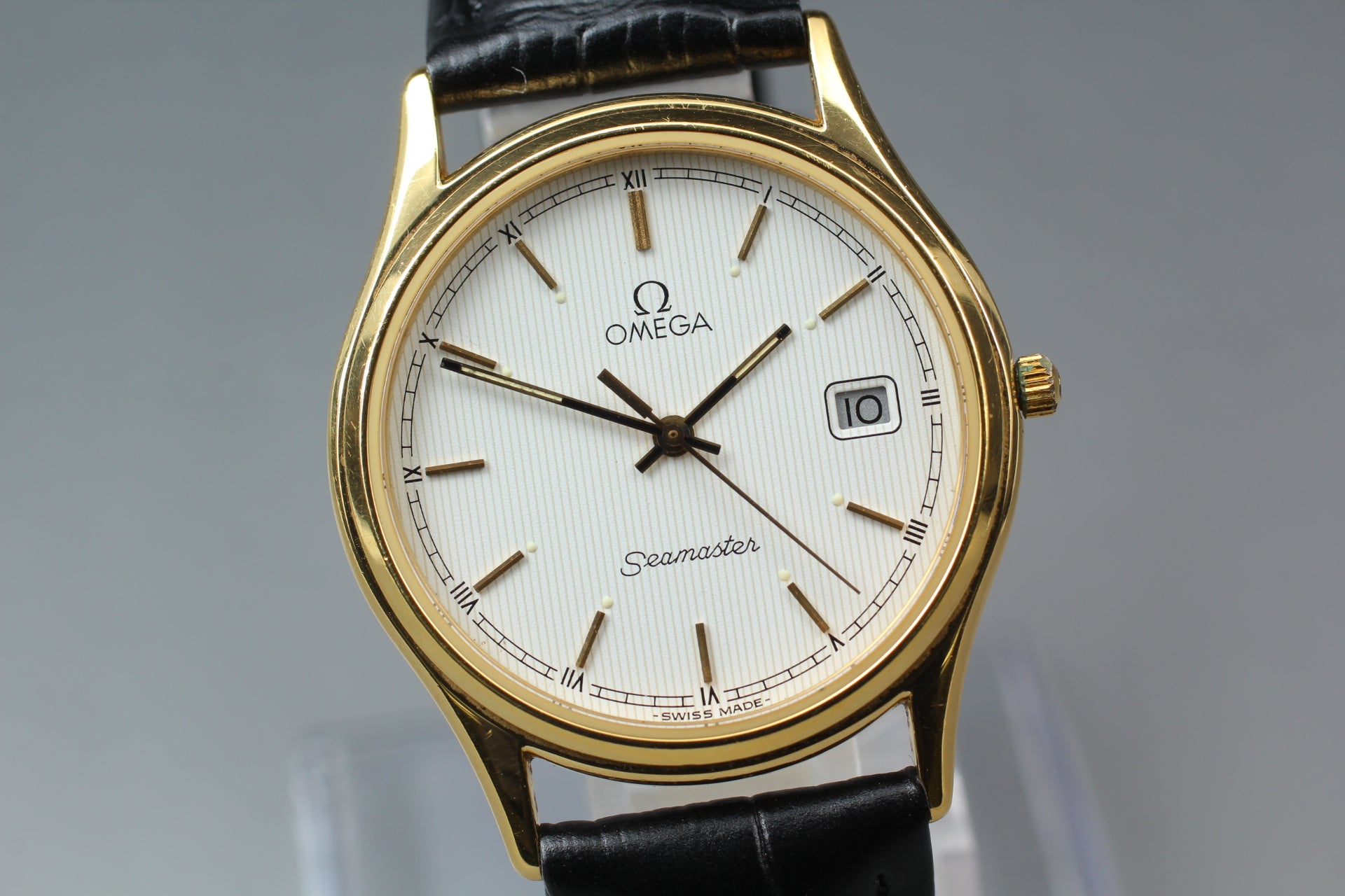 1984 Near MINT OMEGA Seamaster 33mm 196.0251 Quartz White Roman Men's Vintage