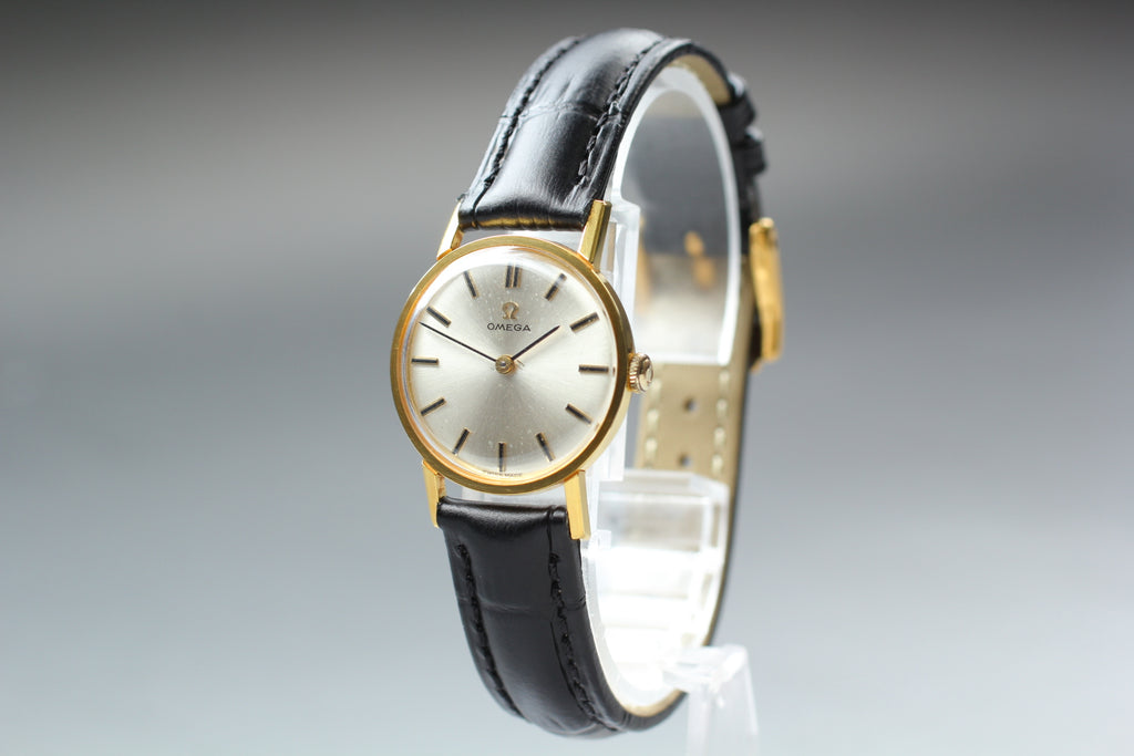 1964 Near MINT OMEGA 24mm 511.021 Manual Champagne Gold Dial Women's Vintage