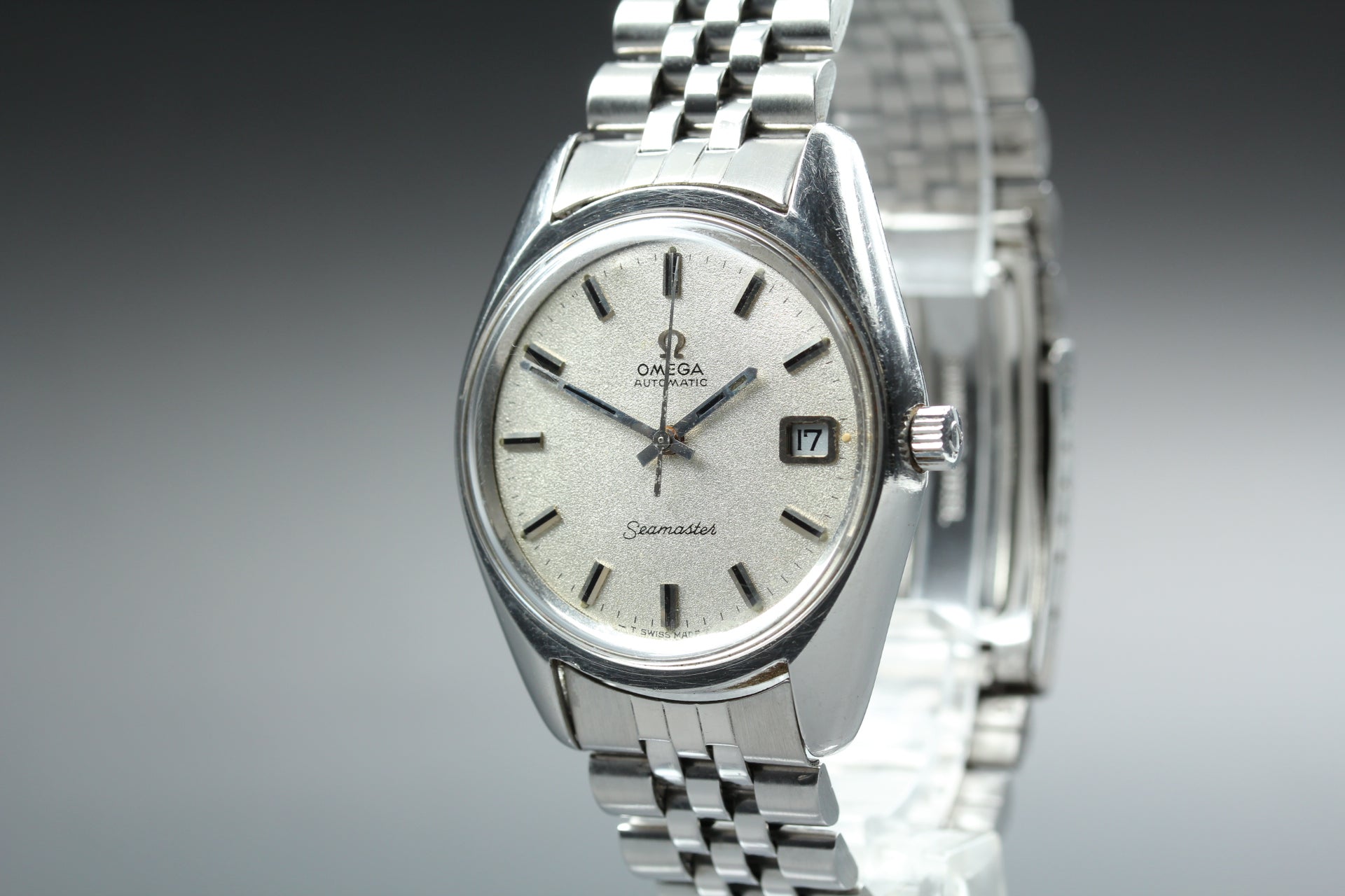 1970 Near MINT OMEGA Seamaster 35mm 166.067 Automatic Silver Dial Men's Vintage