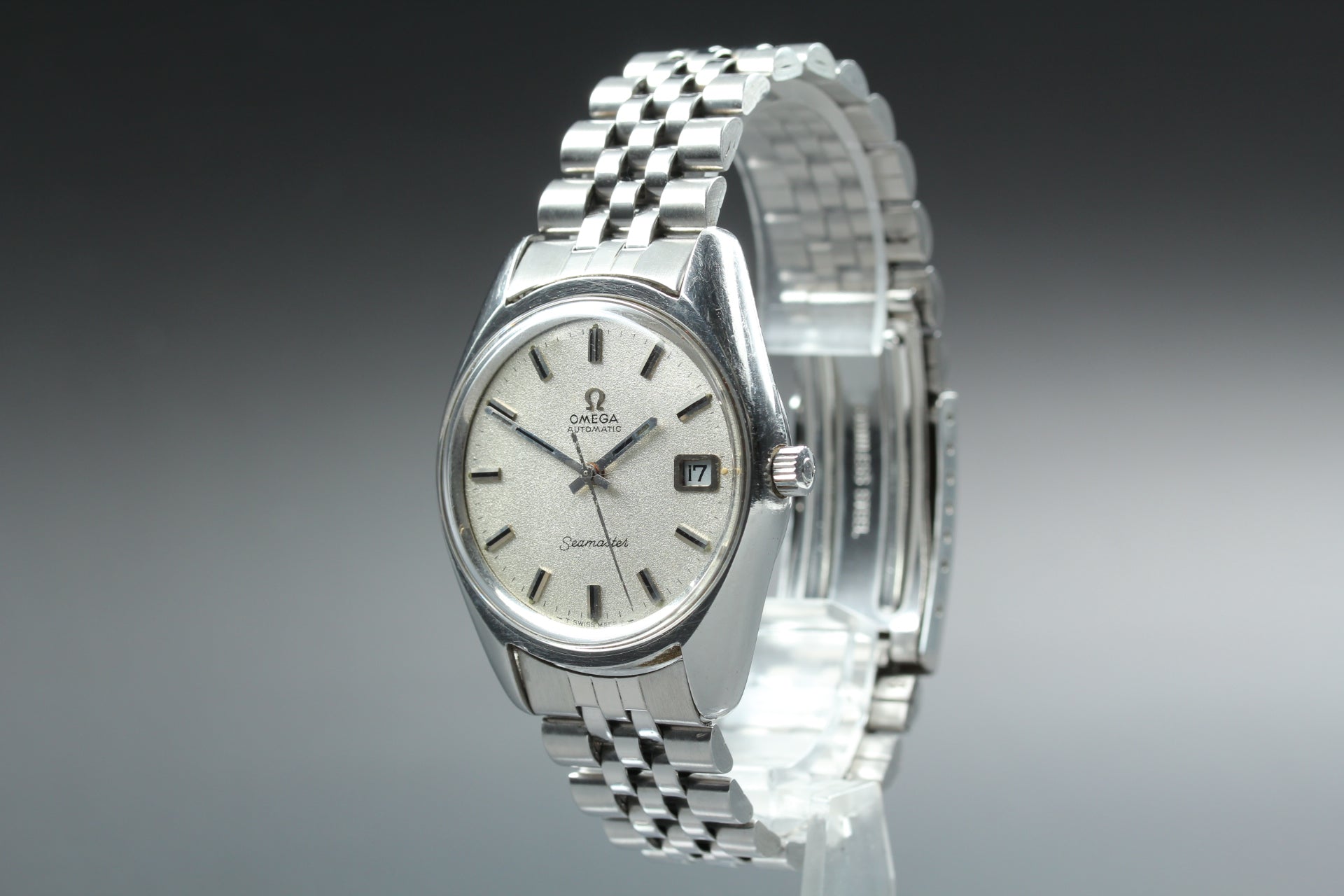 1970 Near MINT OMEGA Seamaster 35mm 166.067 Automatic Silver Dial Men's Vintage