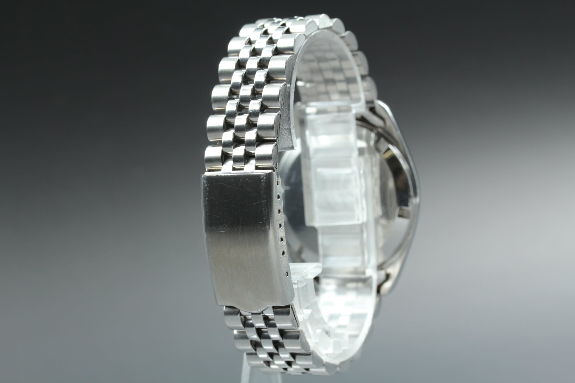 1970 Near MINT OMEGA Seamaster 35mm 166.067 Automatic Silver Dial Men's Vintage